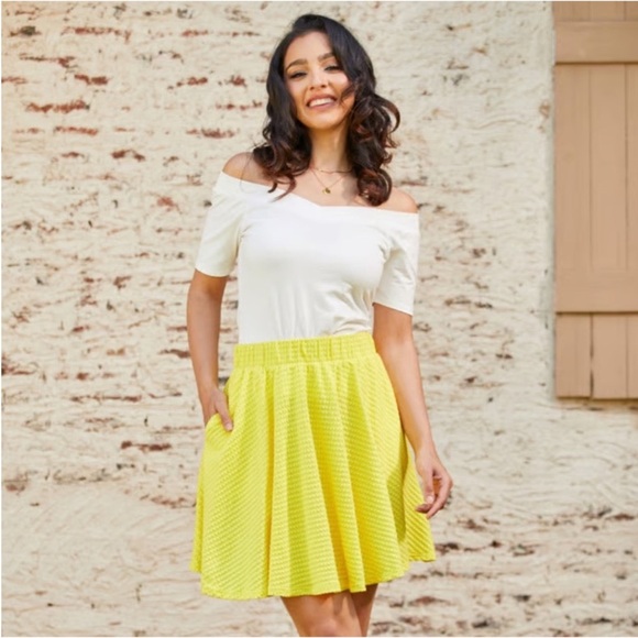 NWT Modcloth Winner's Circle Skater Yellow Skirt Size Small - Picture 2 of 16
